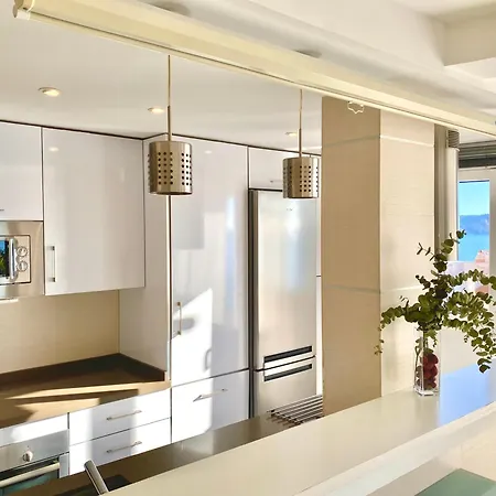 Апартаменты Modern Stunning Sea Views And Pool