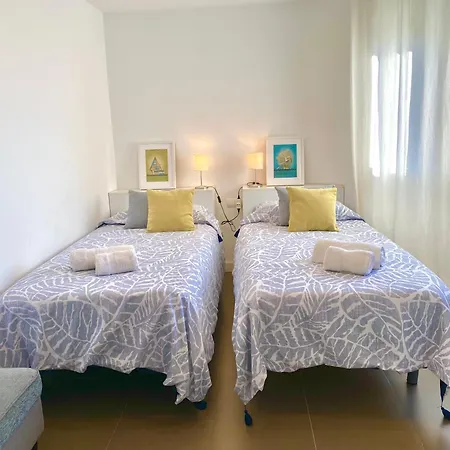 Modern Stunning Sea Views And Pool Апартаменты *