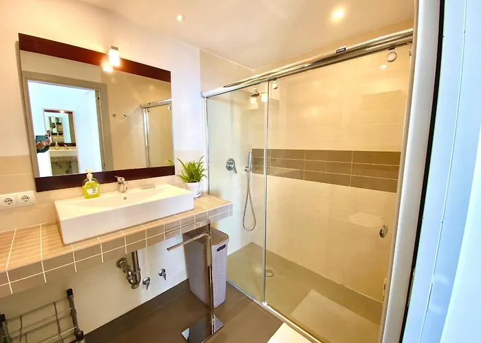 Modern Stunning Sea Views And Pool * نيرخا